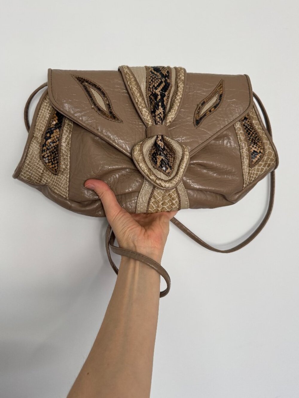 Vtg 80s Sylvia Cee tan snakeskin and faux leather envelope style crossbody purse